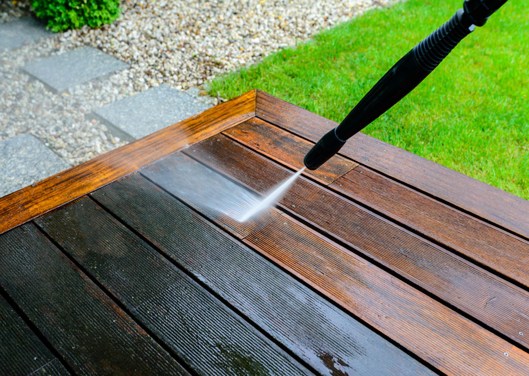 Pressure washer guide
